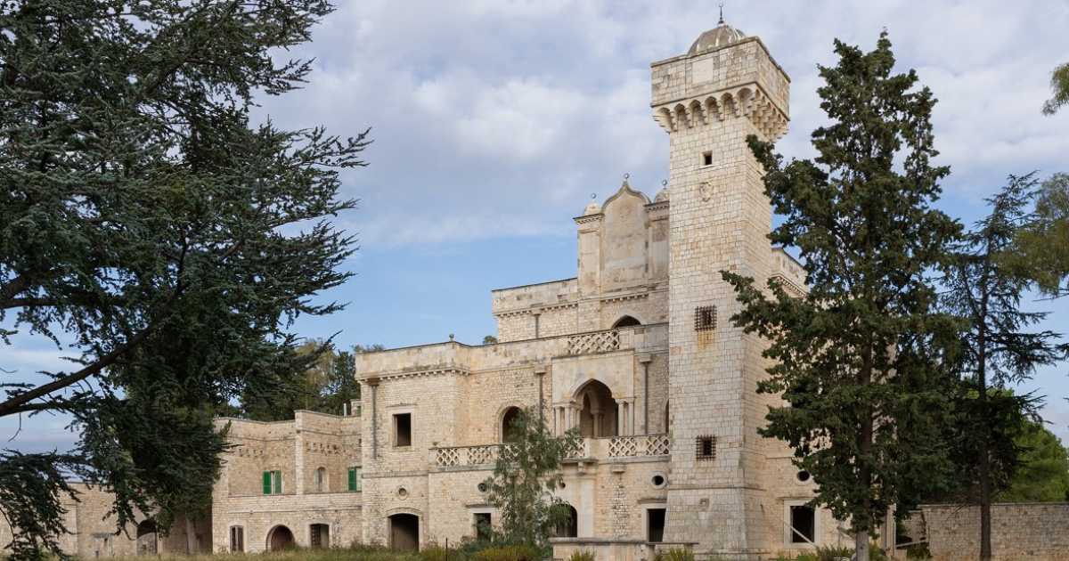 Casamassima, la grandiosa Universit� Islamica � in vendita. Il prezzo: 5 milioni e mezzo di euro